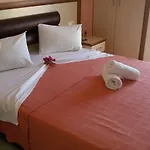 فندق Pearl 2*