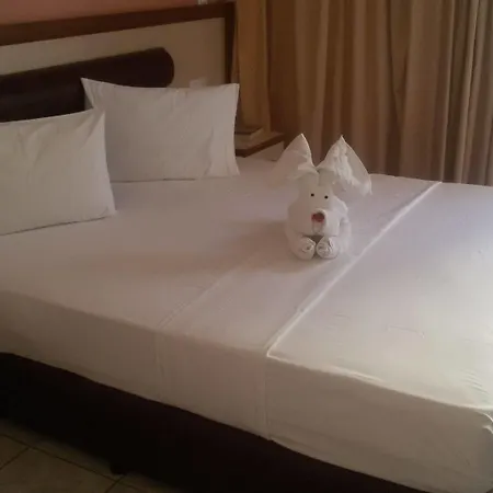 Pearl Hotel 2*